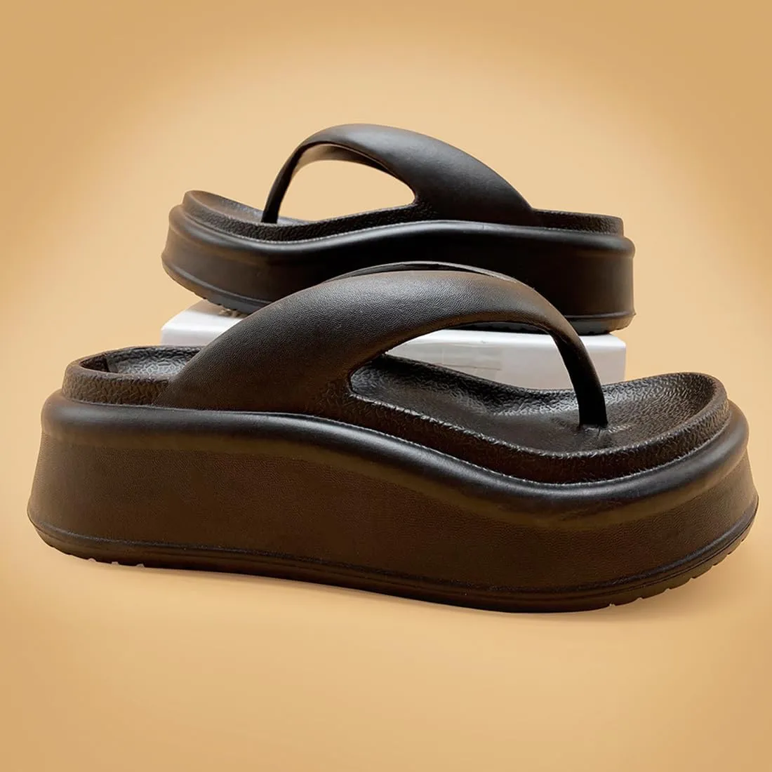 Harssidanzar Womens EVA Platform Flip Flops, Thick Sole Trendy Thong Sandals for Beach & Daily Wear HL220US