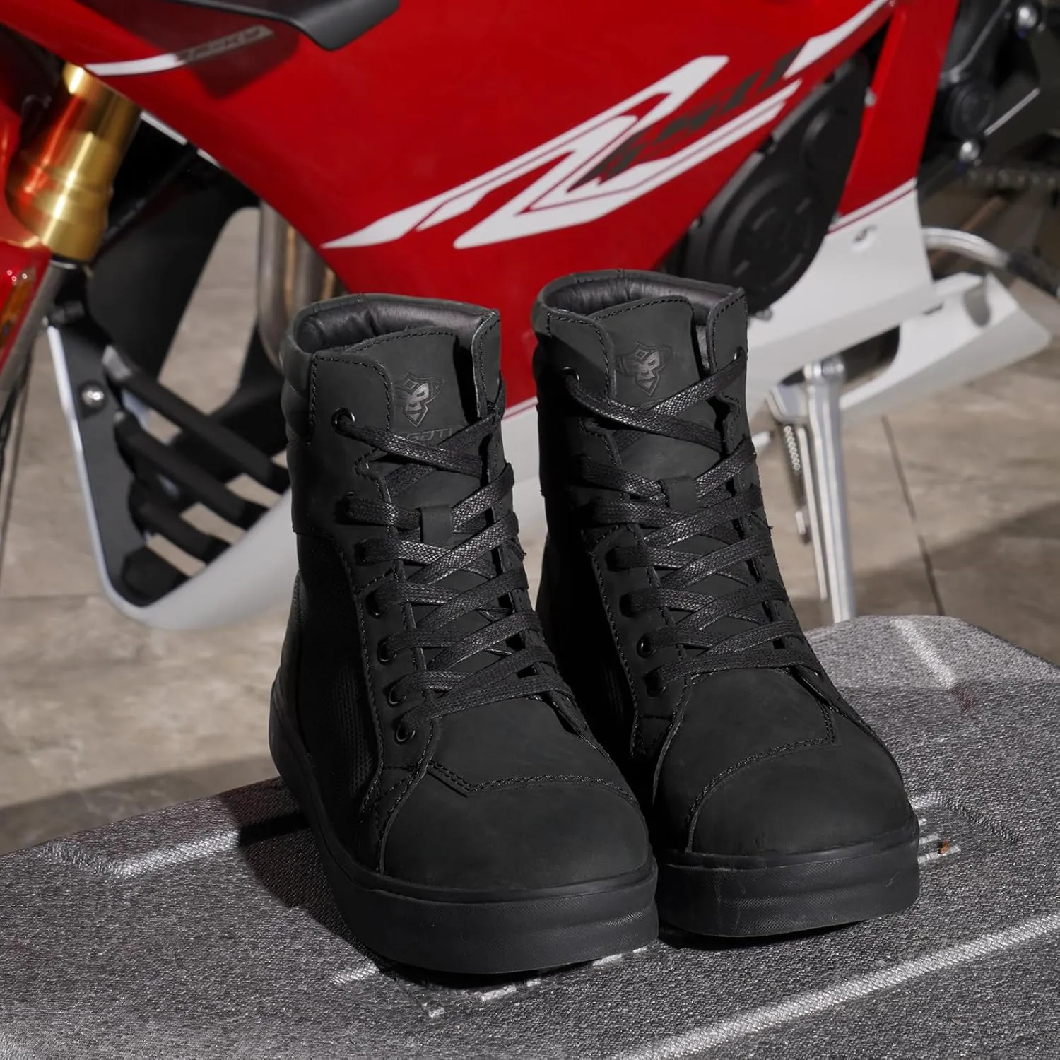 Motorcycle Boots Leather Breathable Street Riding Shoes with Ankle Support and Side Zipper
