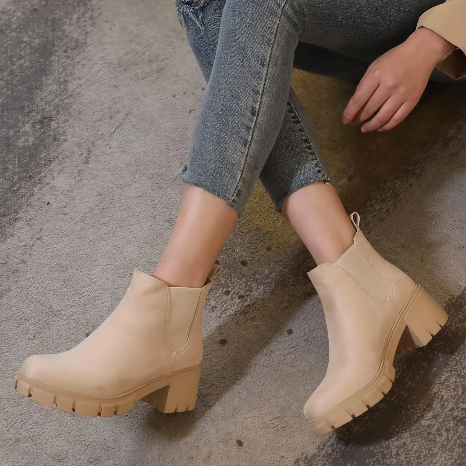 Women's Chelsea Boots Lug Sole Chunky Heel Slip on Ankle Booties