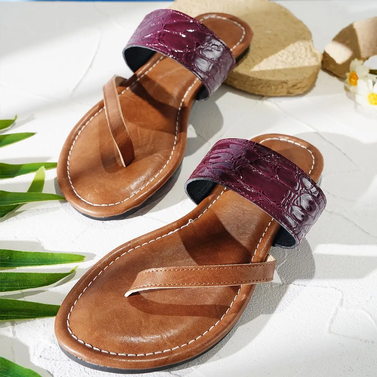 Women's Summer Stylish Flat Sandals Clip Toe Charming Flip Flops with Brown Wide Strap Beach Shoes for Summer Vacation Outdoor Daily Wear