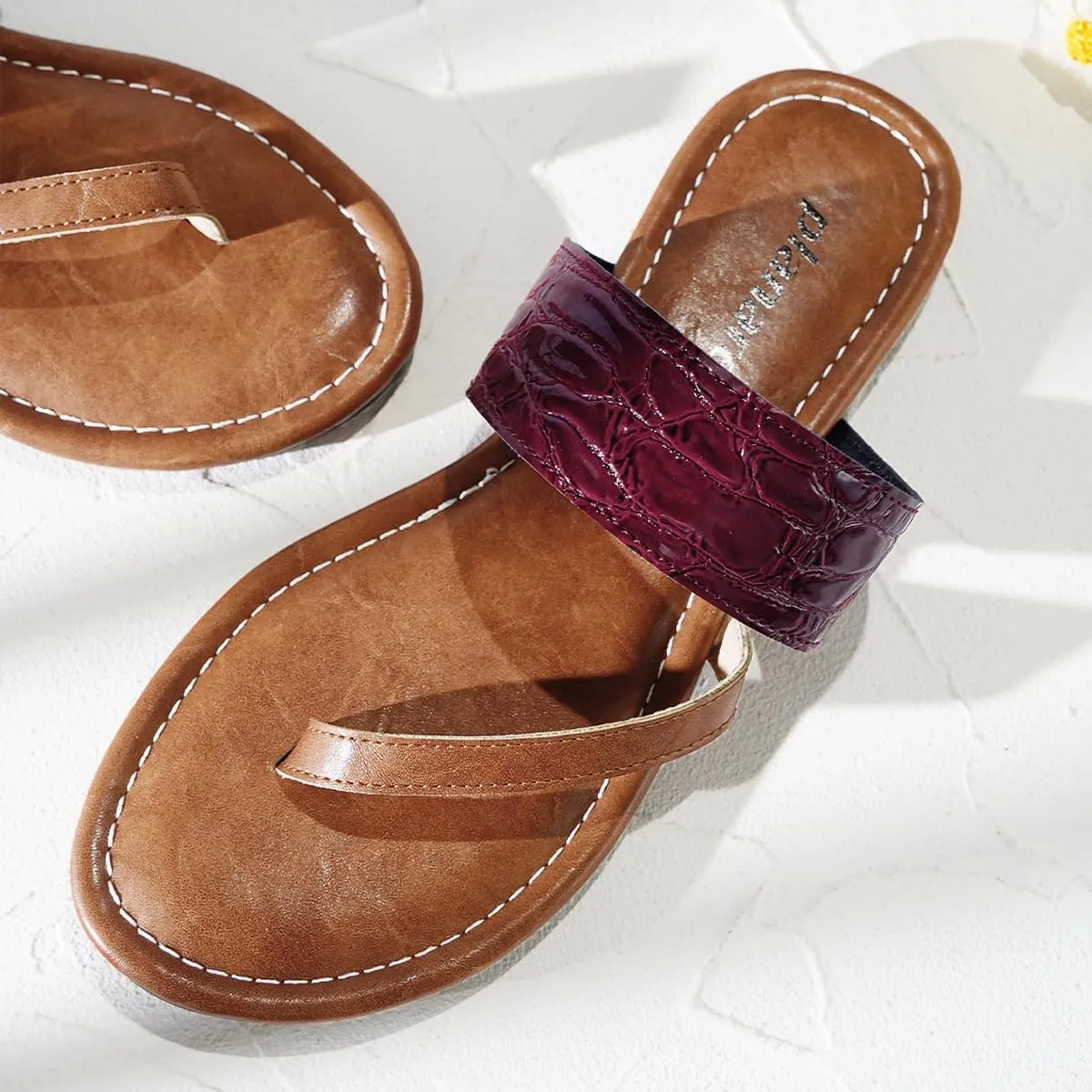 Women's Summer Stylish Flat Sandals Clip Toe Charming Flip Flops with Brown Wide Strap Beach Shoes for Summer Vacation Outdoor Daily Wear