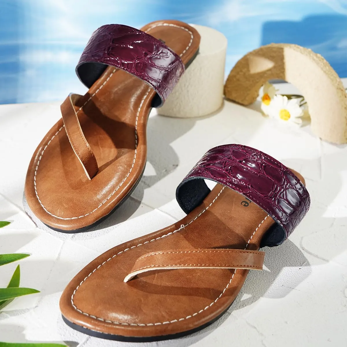 Women's Summer Stylish Flat Sandals Clip Toe Charming Flip Flops with Brown Wide Strap Beach Shoes for Summer Vacation Outdoor Daily Wear